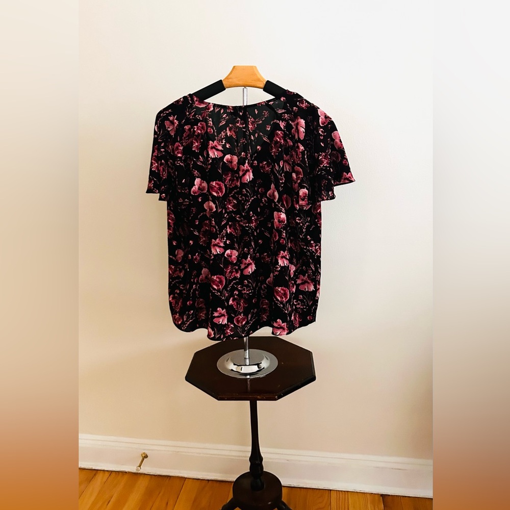 Polyester blouse with light purple flowers